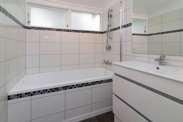 Photo of property in 18 Icarus Place, Sunnybrook, Rotorua, 3015