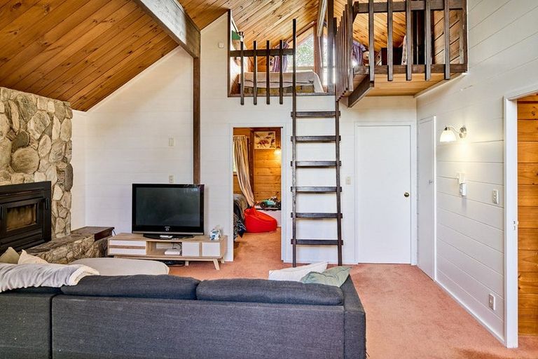 Photo of property in 1142 Moonshine Road, Judgeford, Porirua, 5381