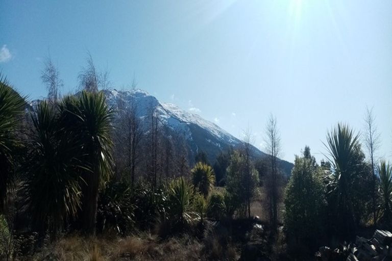 Photo of property in 66 Te Awa Road, Albert Town, Wanaka, 9382