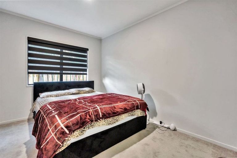 Photo of property in 2/38 Arlette Place, Massey, Auckland, 0614