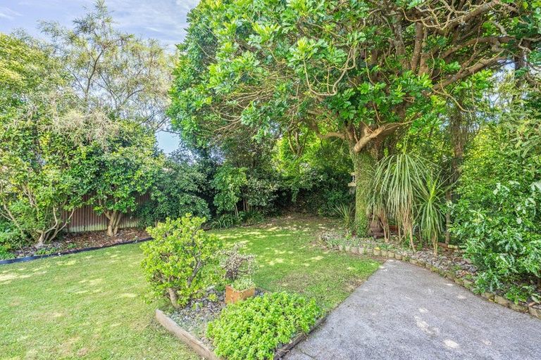 Photo of property in 11 Renata Road, Otaki, 5512