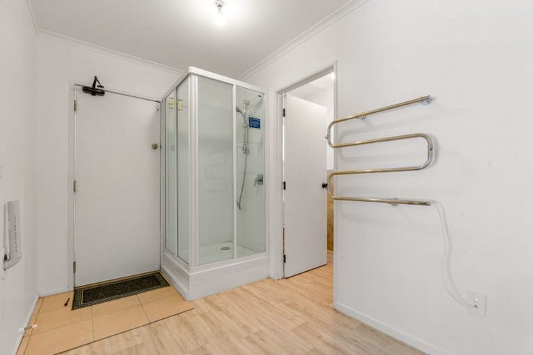 Photo of property in 120 Walter Strevens Drive, Conifer Grove, Takanini, 2112