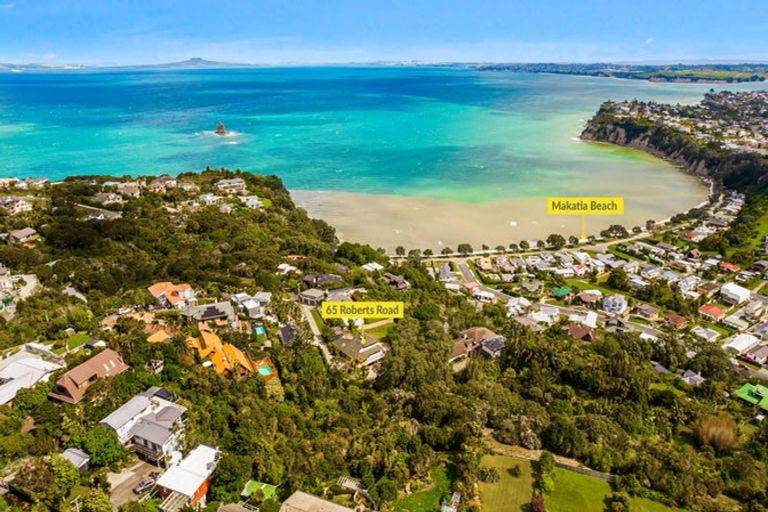 Photo of property in 65 Roberts Road, Matakatia, Whangaparaoa, 0930