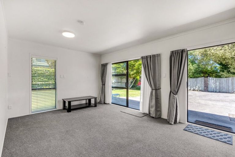 Photo of property in 120 Walter Strevens Drive, Conifer Grove, Takanini, 2112