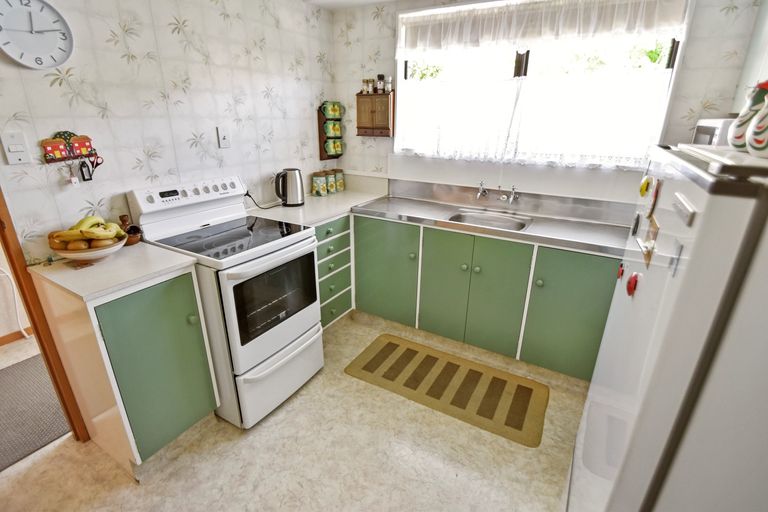 Photo of property in 10 Benmore Place, Omarama, 9412