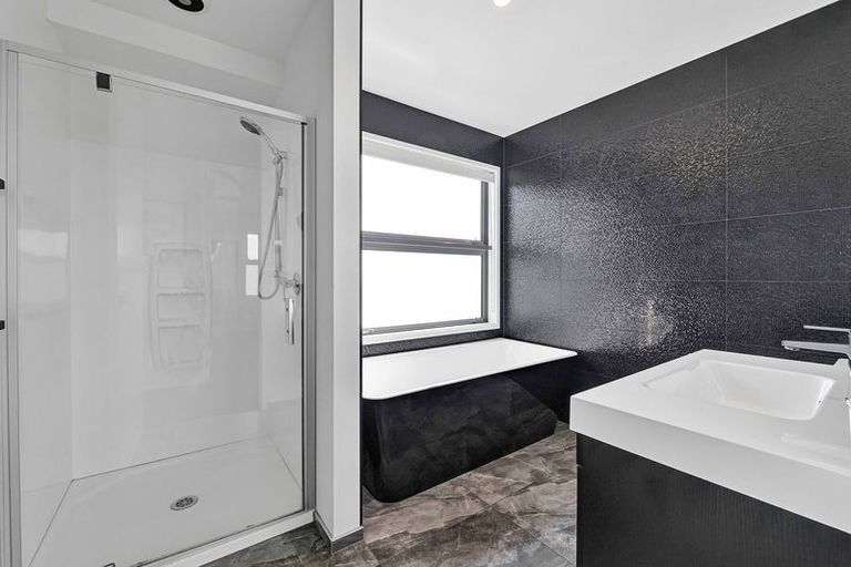 Photo of property in 244 Devon Street West, New Plymouth, 4310
