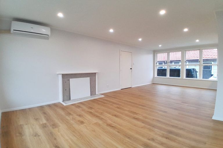 Photo of property in 72b Swaffield Road, Papatoetoe, Auckland, 2025