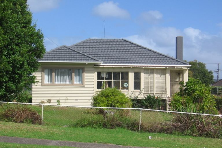 Photo of property in 1/2 Netherlands Avenue, Kelston, Auckland, 0602