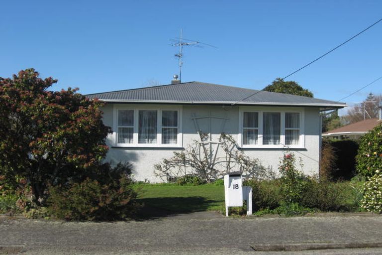 Photo of property in 18 Armstrong Avenue, Carterton, 5713
