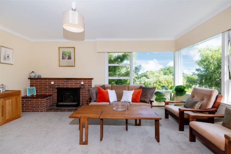 Photo of property in 25 Catalina Crescent, Forrest Hill, Auckland, 0620