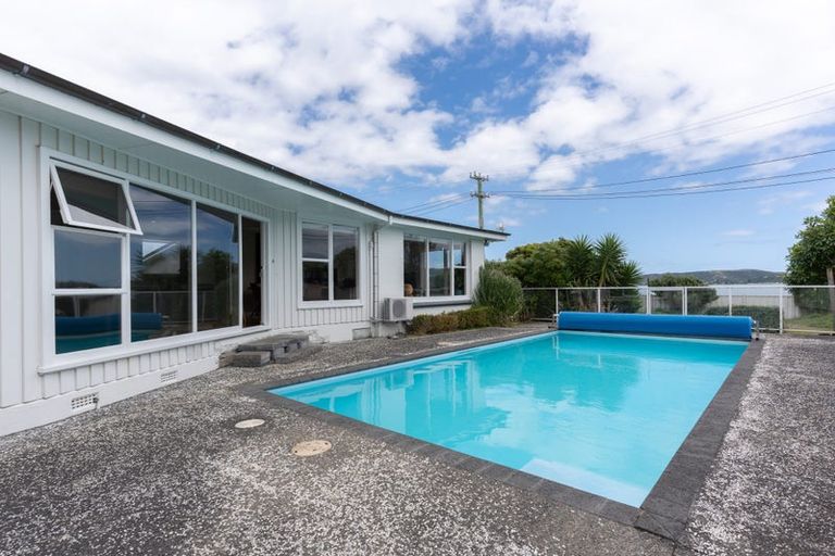 Photo of property in 7 Motukaraka Point, Pauatahanui, Porirua, 5381