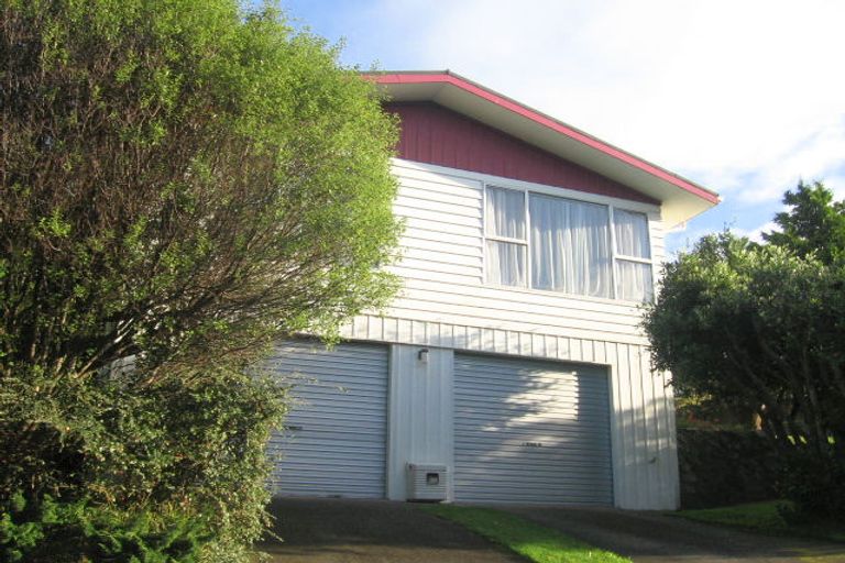 Photo of property in 11 Turriff Crescent, Tawa, Wellington, 5028