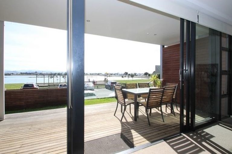 Photo of property in 207/7 Humber Street, Pandora, Napier, 4110