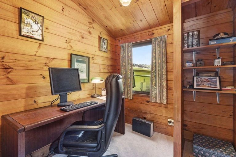 Photo of property in 28 John Witton Drive, Crofton Downs, Wellington, 6035