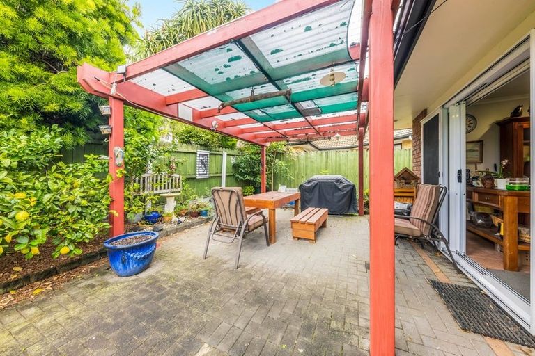 Photo of property in 20 Lothian Brae, Wattle Downs, Auckland, 2103
