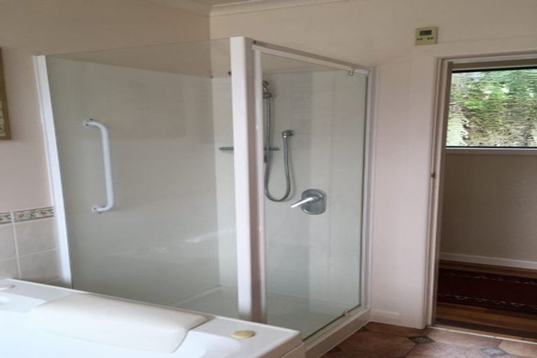 Photo of property in 90 Normandale Road, Normandale, Lower Hutt, 5010