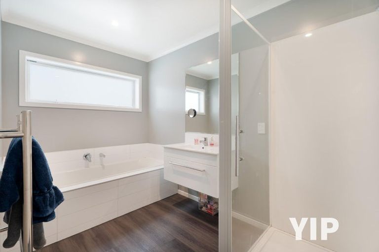 Photo of property in 50 Havana Rise, Grenada Village, Wellington, 6037