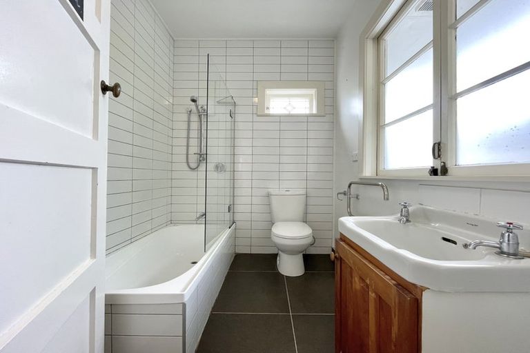 Photo of property in 2/20 Brook Street, Milford, Auckland, 0620