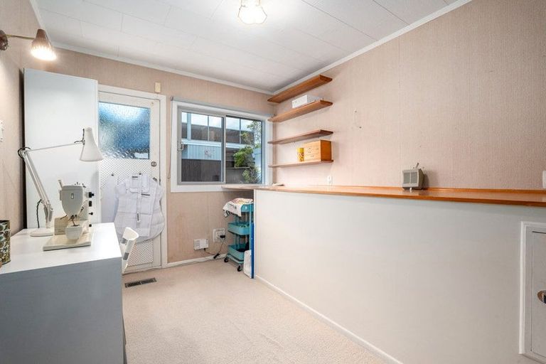 Photo of property in 2 Rondane Place, Tirohanga, Lower Hutt, 5010