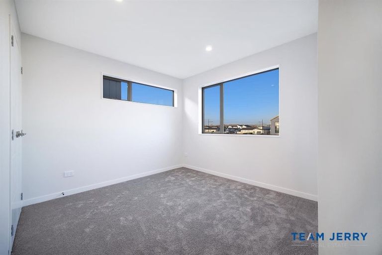 Photo of property in 125a Grove Road, Papakura, 2110