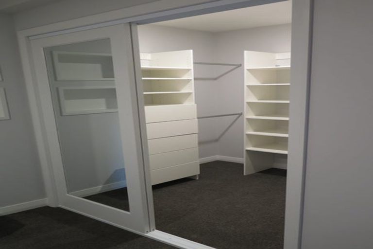 Photo of property in 70 Spinella Drive, Bayview, Auckland, 0629