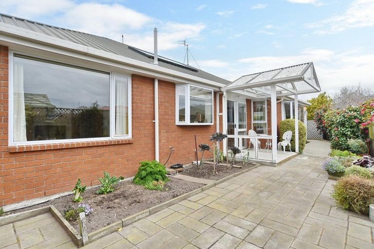 Photo of property in 2/23a Meadow Street, Papanui, Christchurch, 8052