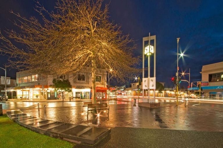 Photo of property in 2/24 Great South Road, Papakura, 2110