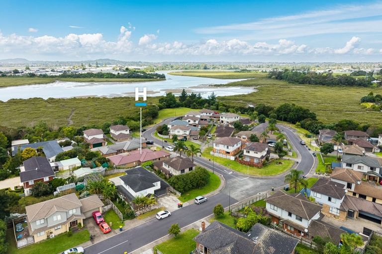 Photo of property in 37 Riverglade Parkway, Te Atatu South, Auckland, 0610