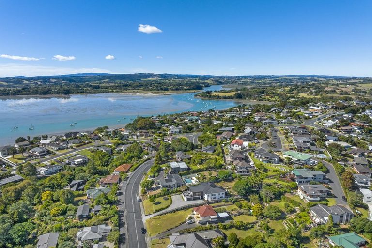 Photo of property in 71 Pah Road, Cockle Bay, Auckland, 2014