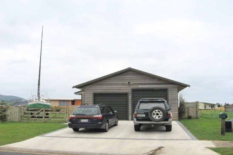 Photo of property in 18 Jacaranda Drive, Whitianga, 3510