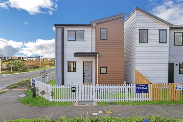 Photo of property in 1 Te Kaapia Road, Papakura, 2110