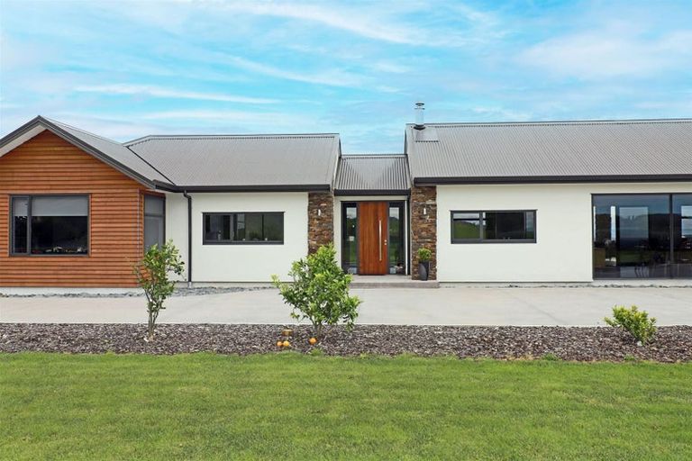 Photo of property in 89 Matarua Rise, Waimarama, Havelock North, 4294