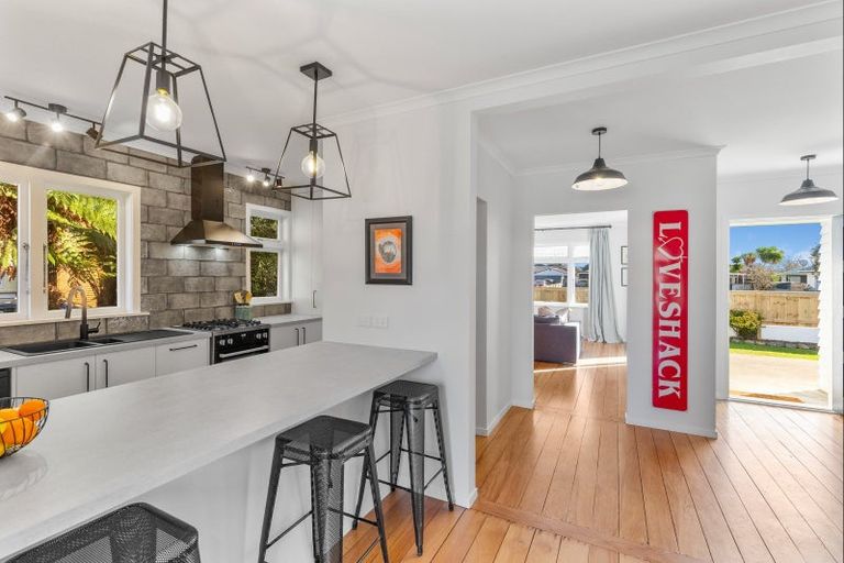 Photo of property in 26 George Street, Levin, 5510