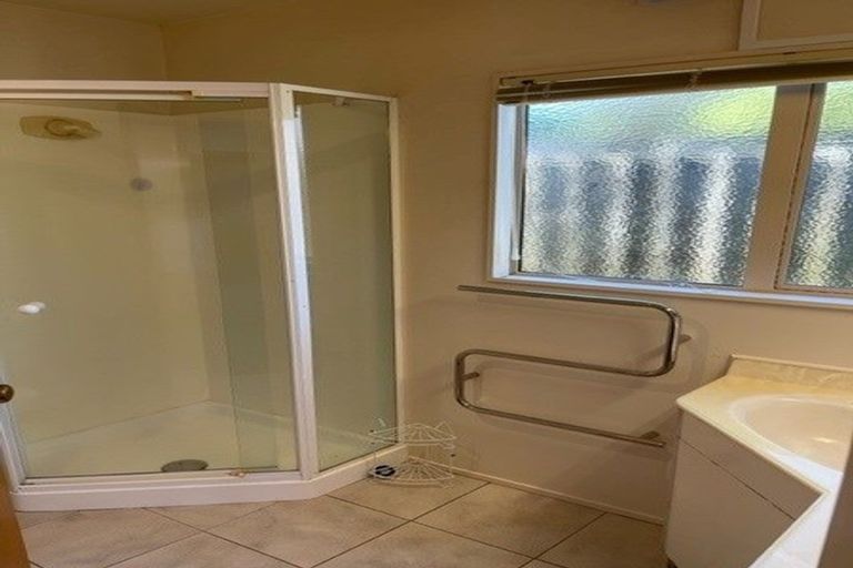 Photo of property in 8b Fenwick Avenue, Milford, Auckland, 0620
