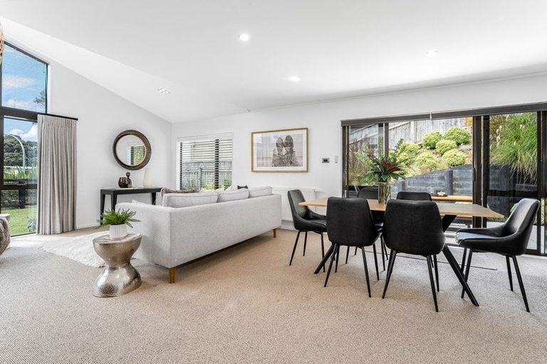 Photo of property in 37 Navigation Drive, Whitby, Porirua, 5024