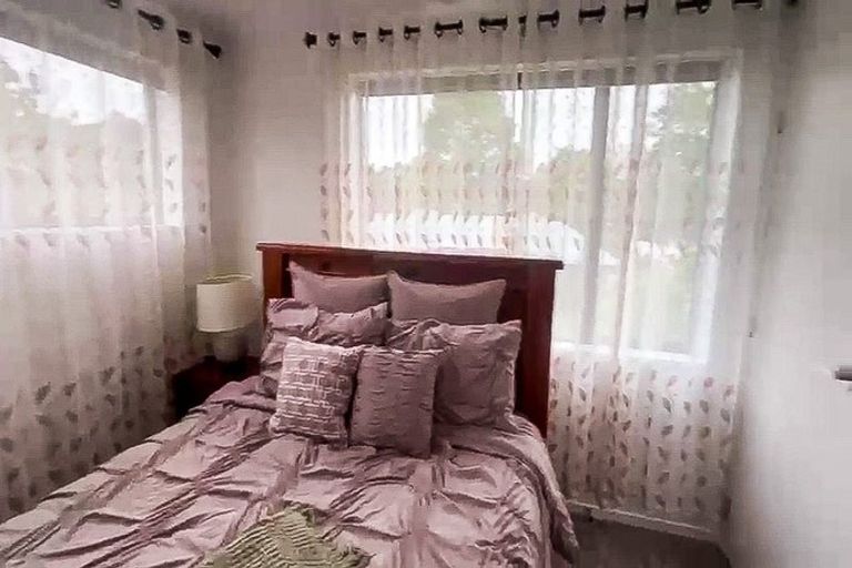 Photo of property in 43c Beach Road, Pahurehure, 2113