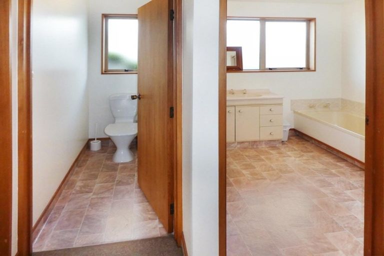 Photo of property in 267a Lake Terrace Road, Shirley, Christchurch, 8061