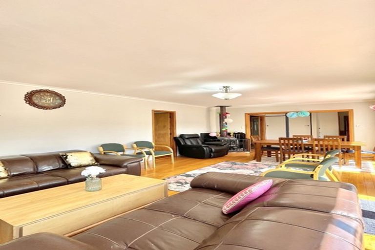 Photo of property in 2 Somme Road, Silverstream, Upper Hutt, 5019