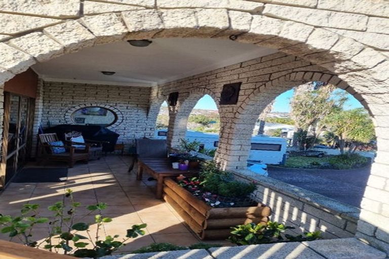 Photo of property in 75 Rosario Crescent, Red Beach, 0932