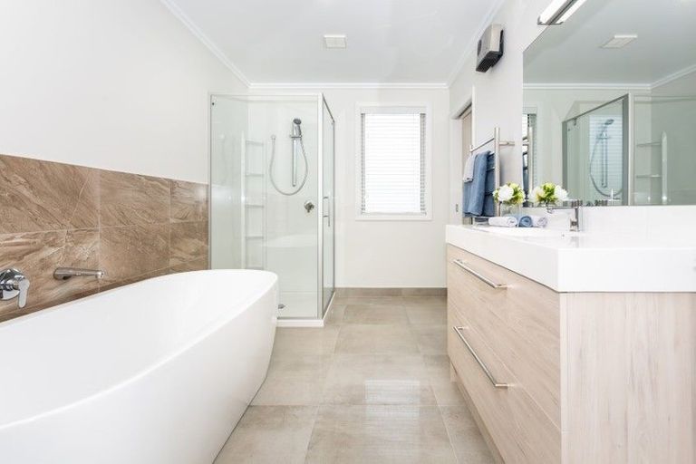 Photo of property in 19 Holmes Hanover Lane, Halswell, Christchurch, 8025