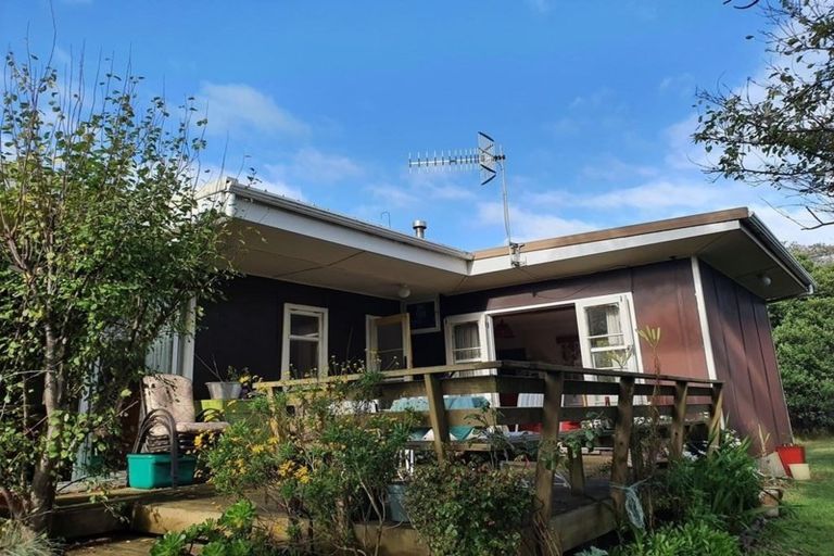 Photo of property in 17 Rangihiroa Street, Waikanae Beach, Waikanae, 5036