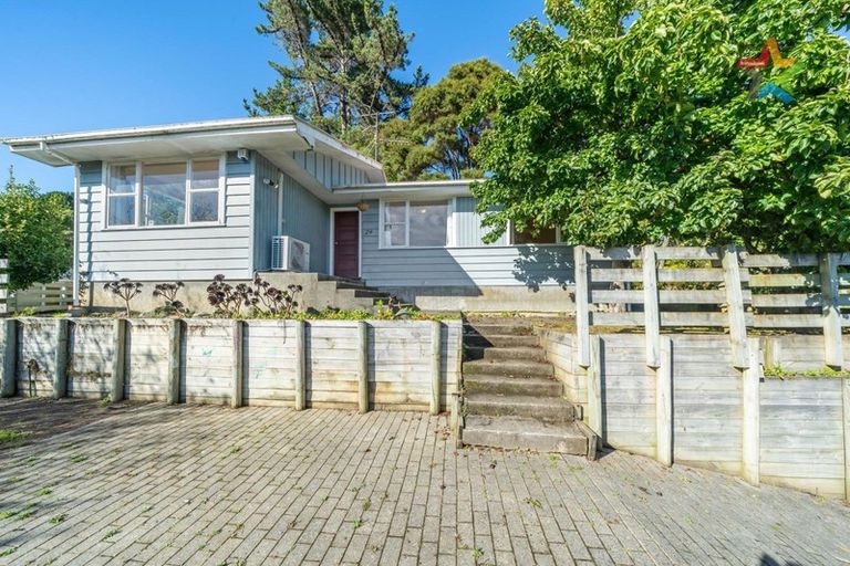 Photo of property in 29 Thomson Grove, Stokes Valley, Lower Hutt, 5019