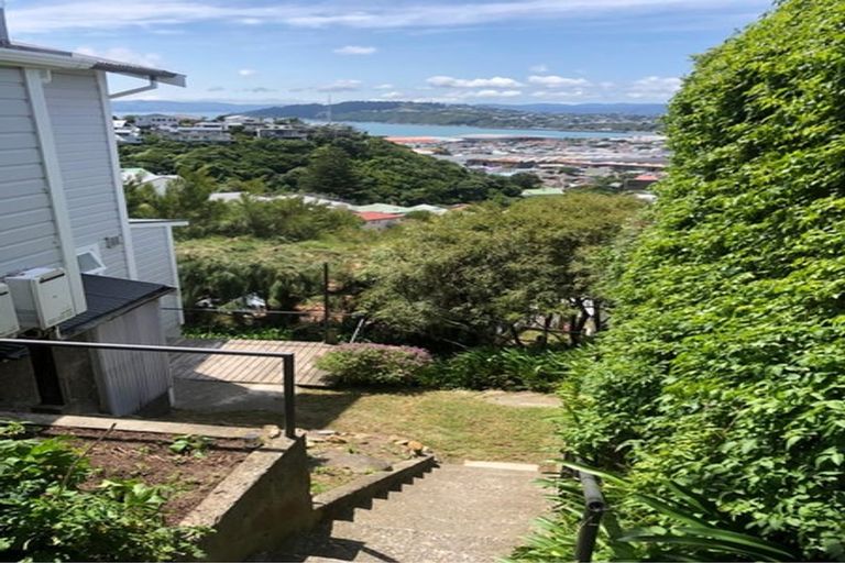 Photo of property in 2 Bella Vista, Melrose, Wellington, 6023