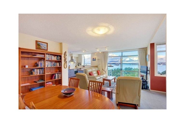 Photo of property in 5/25 Stanley Point Road, Stanley Point, Auckland, 0624
