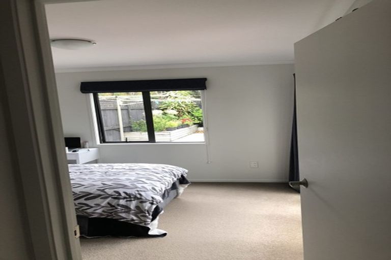 Photo of property in 54 Provence Esplanade, Te Atatu Peninsula, Auckland, 0610