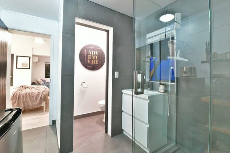 Photo of property in 254 Wade River Road, Wade Heads, Whangaparaoa, 0932