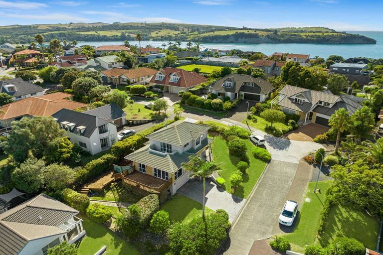 Photo of property in 37 Serene Place, Gulf Harbour, Whangaparaoa, 0930