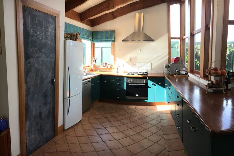 Photo of property in 3 Newman Terrace, Thorndon, Wellington, 6011