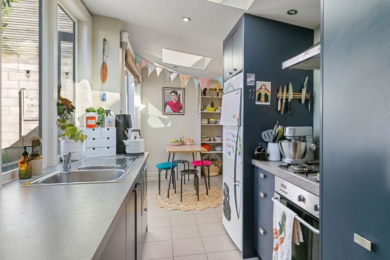 Photo of property in 13 Tainui Terrace, Mount Cook, Wellington, 6021