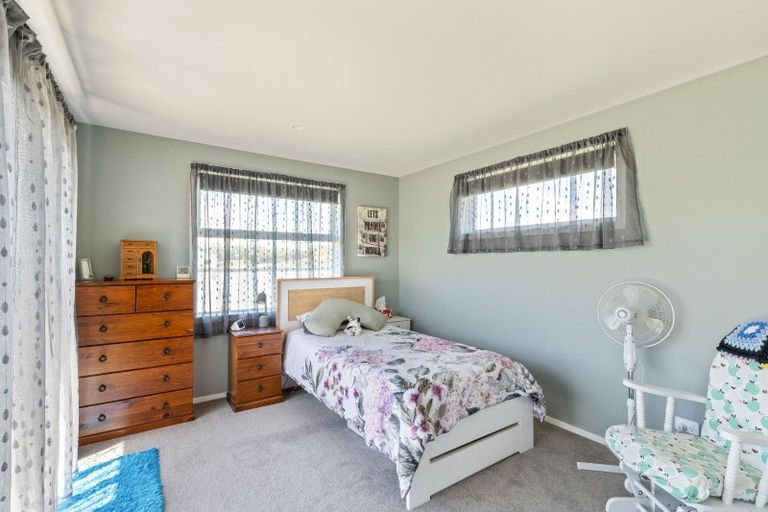 Photo of property in 6 Toutouwai Lane, Inglewood, 4330